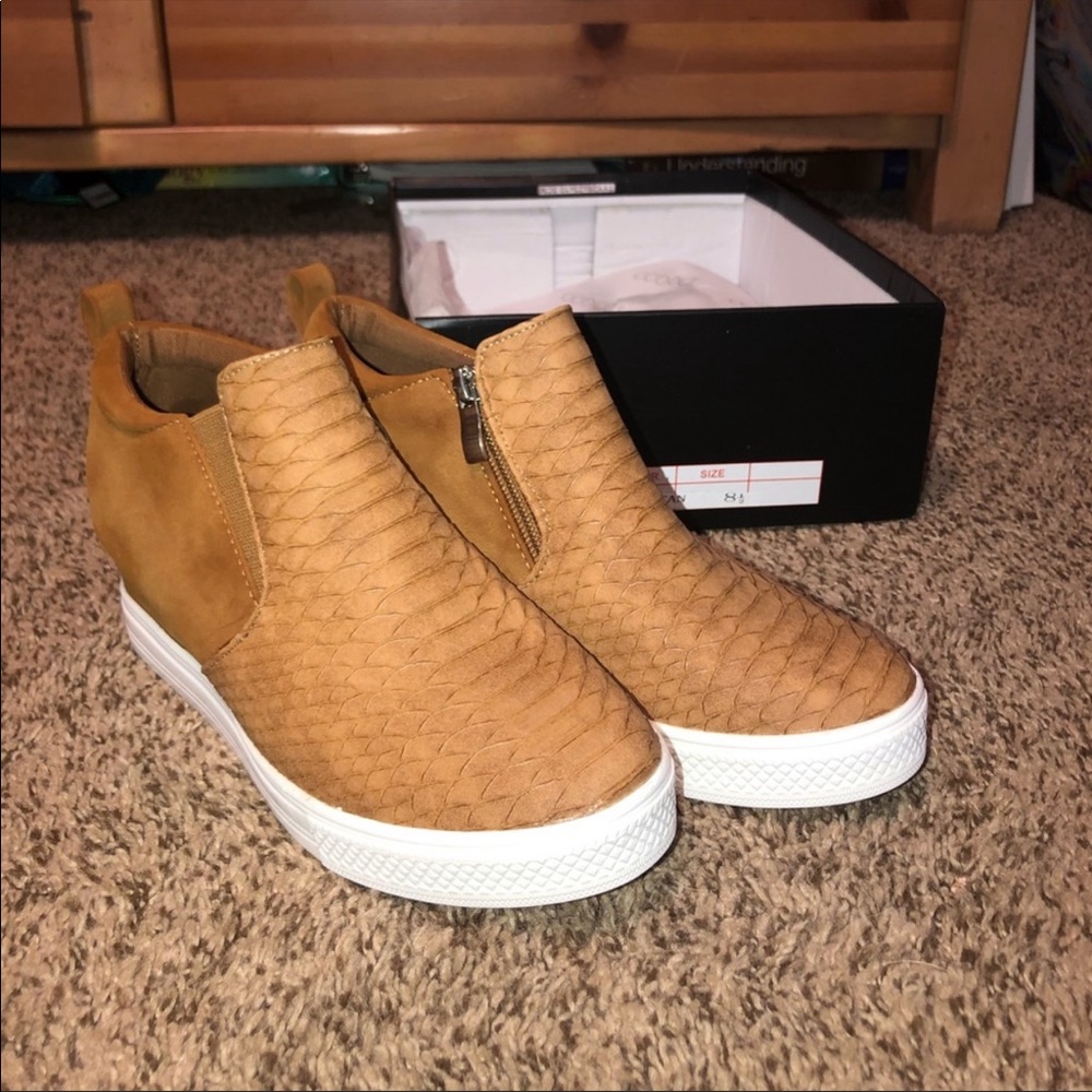 Viva Tan Python Wedge Sneakers